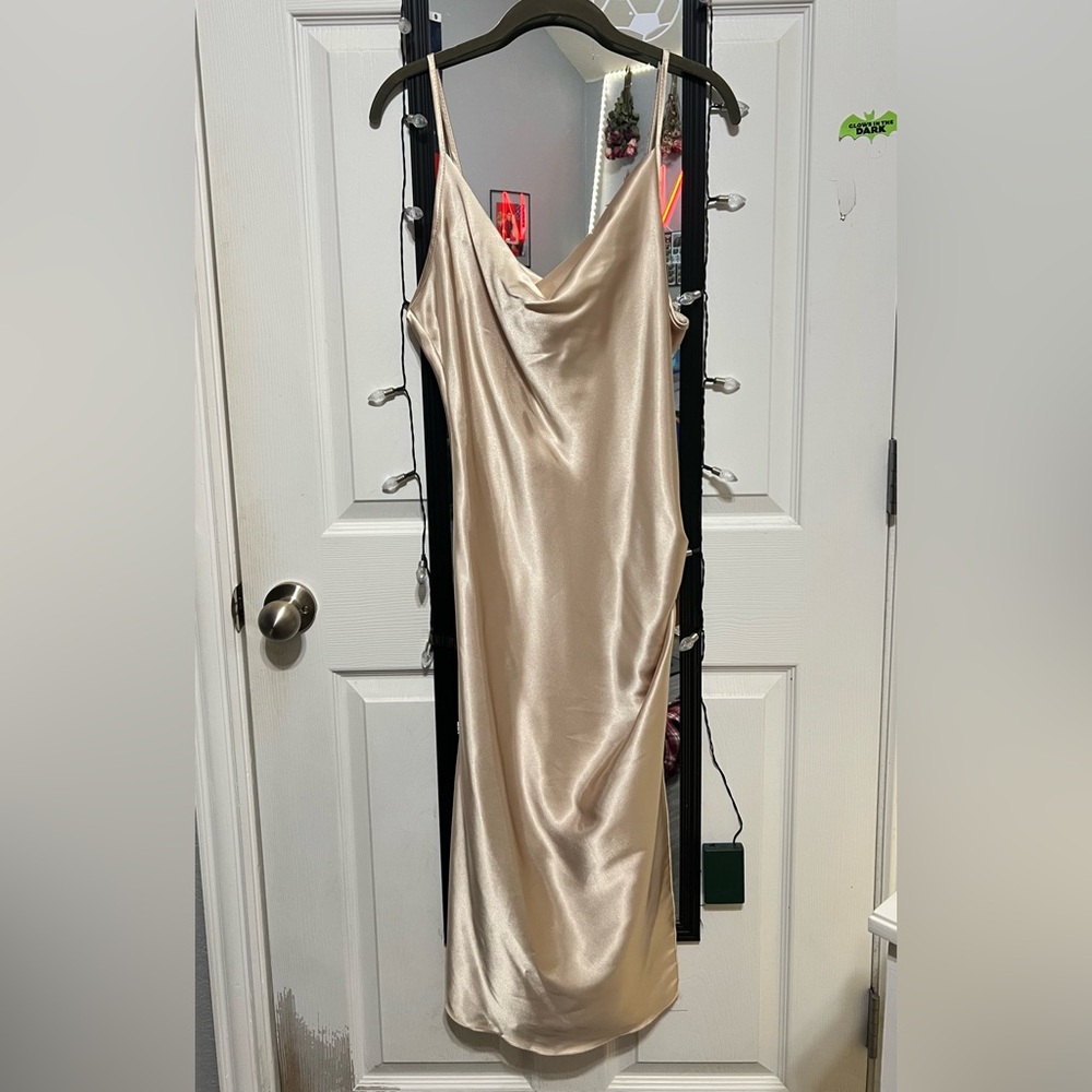 Bebe Satin Dress in Cream